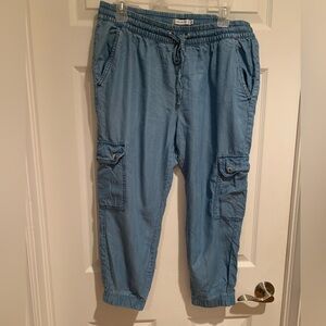 Ricki's Light Blue Drawstring Waist Cargo Capris 100% Lyocell